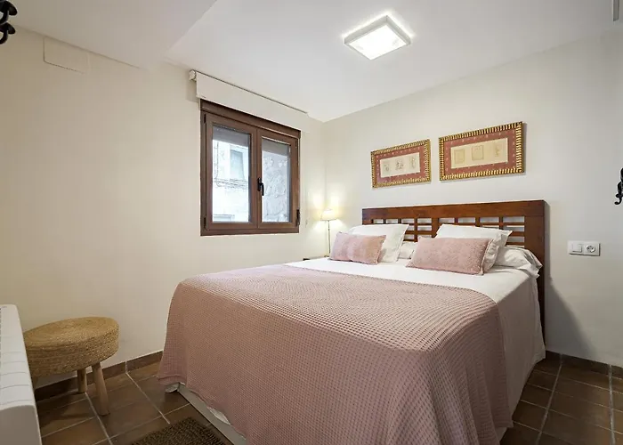 Casa Paredes, * Bronchales